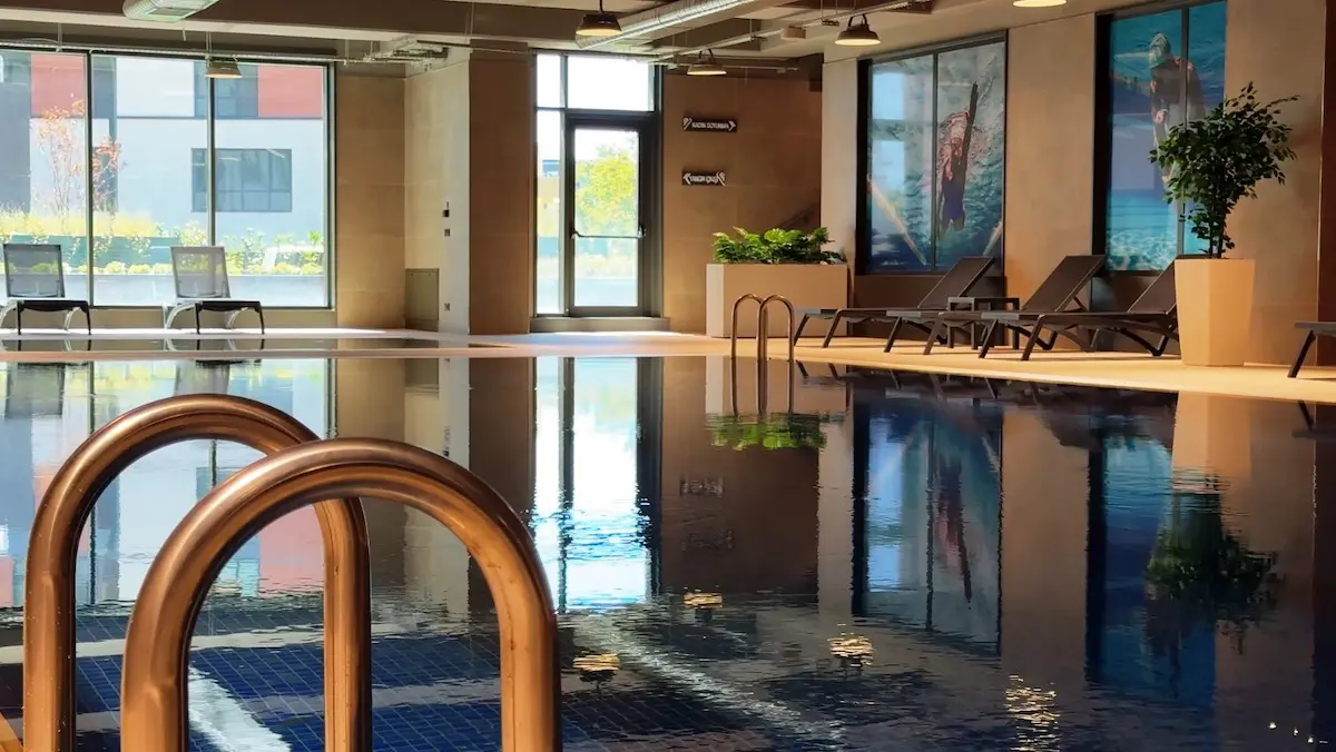 Swimming pool